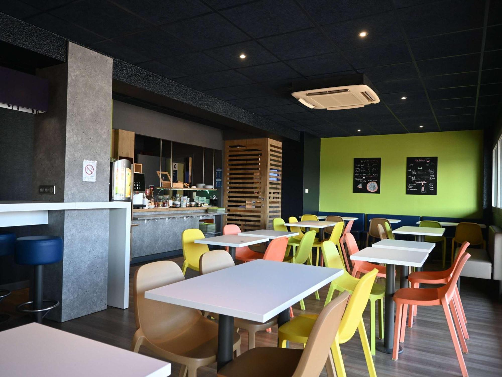 Hotel Ibis Budget Laval Bonchamp Les Laval المظهر الخارجي الصورة