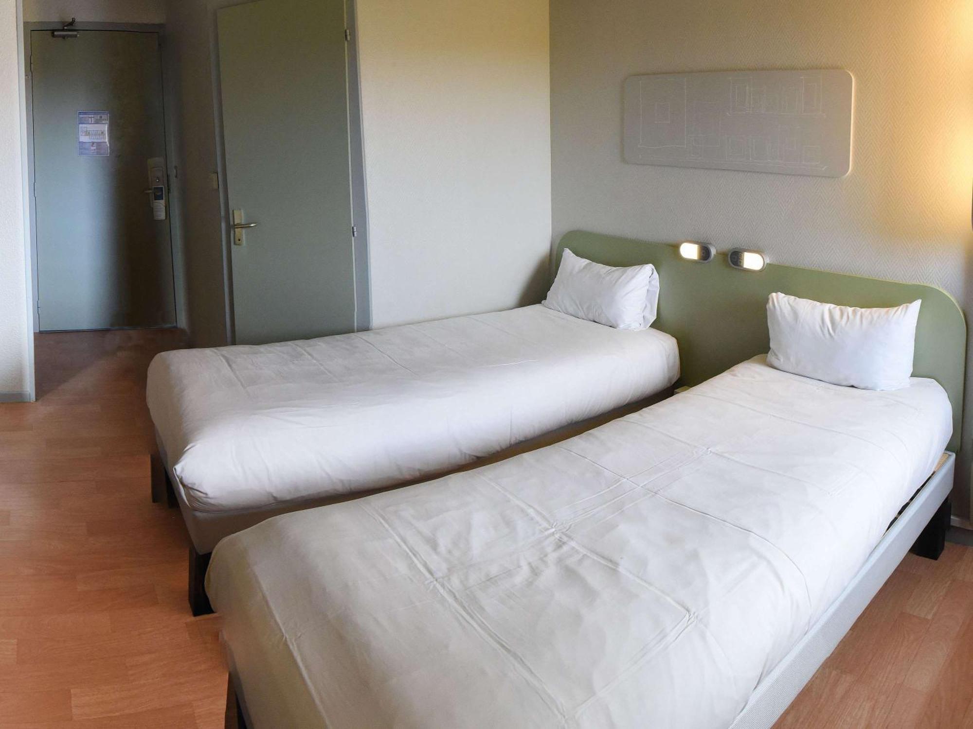 Hotel Ibis Budget Laval Bonchamp Les Laval المظهر الخارجي الصورة