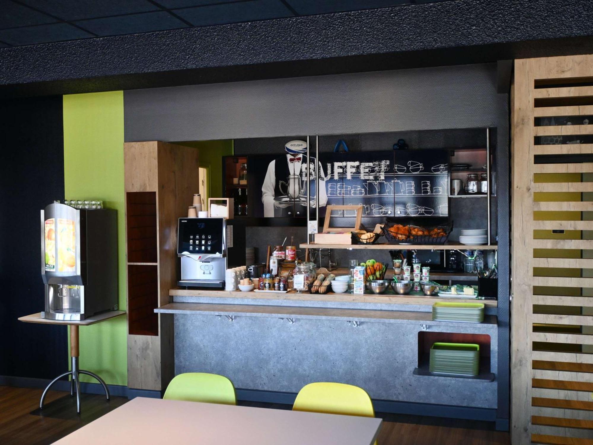 Hotel Ibis Budget Laval Bonchamp Les Laval المظهر الخارجي الصورة