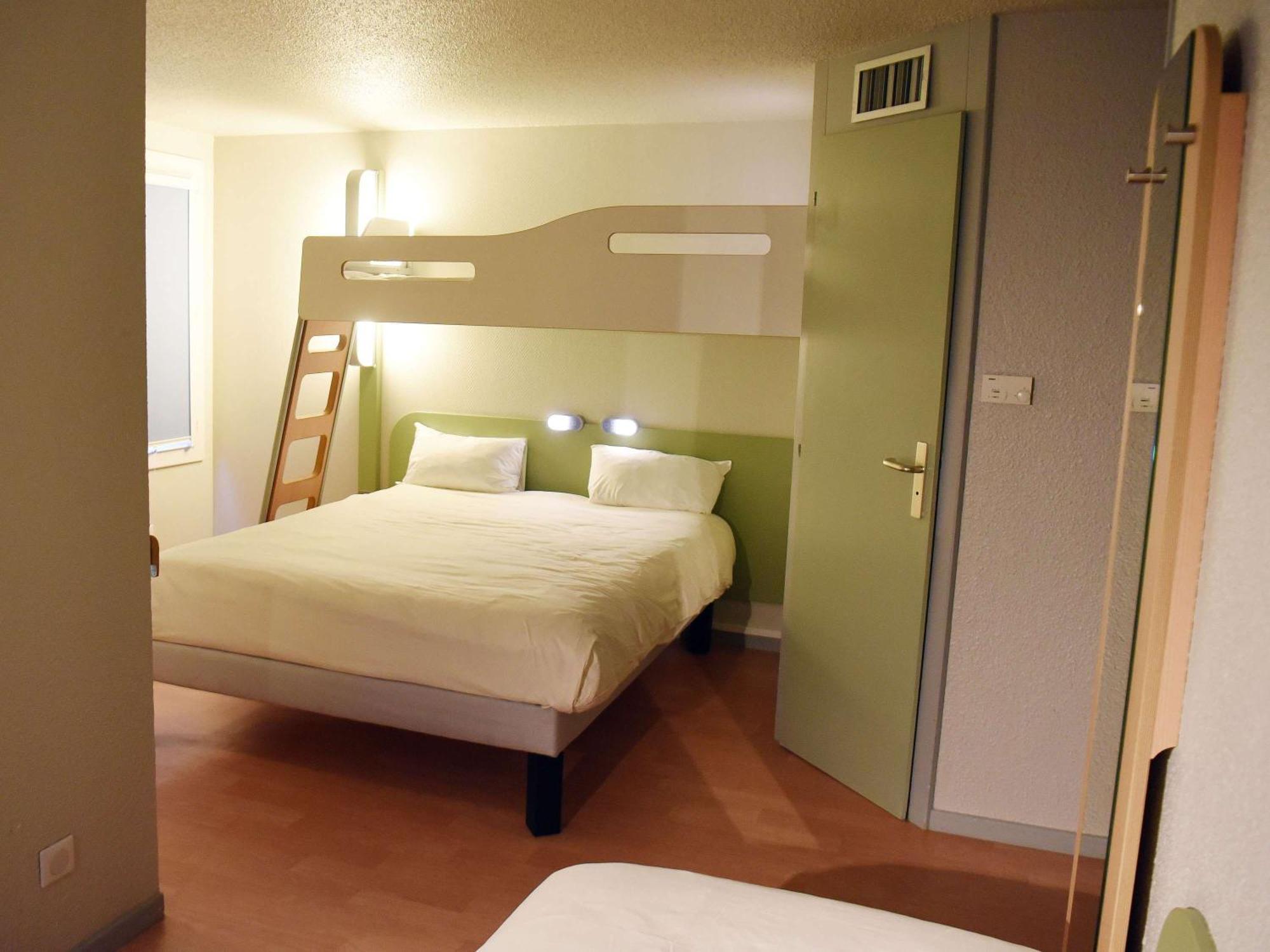 Hotel Ibis Budget Laval Bonchamp Les Laval المظهر الخارجي الصورة
