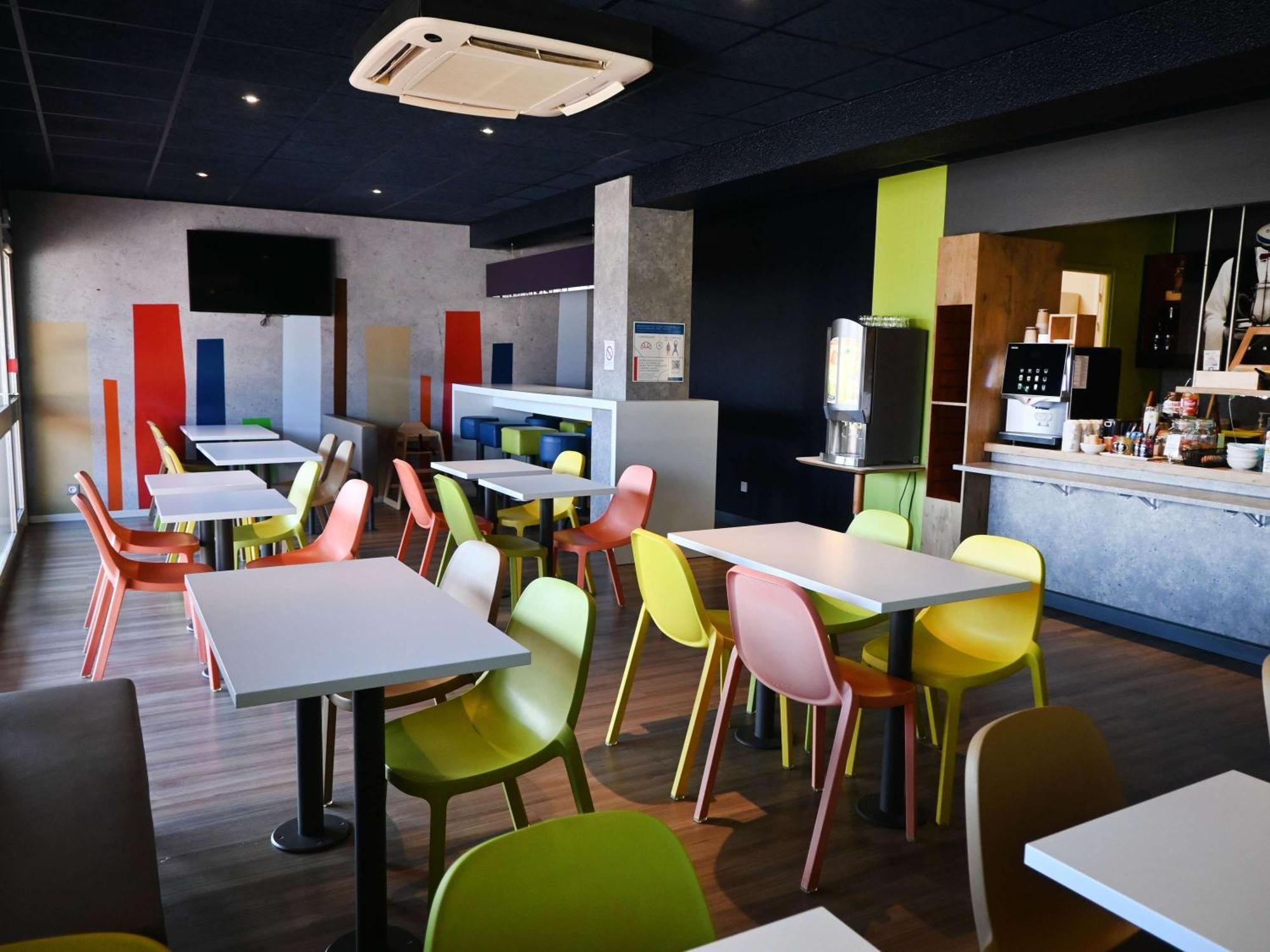 Hotel Ibis Budget Laval Bonchamp Les Laval المظهر الخارجي الصورة