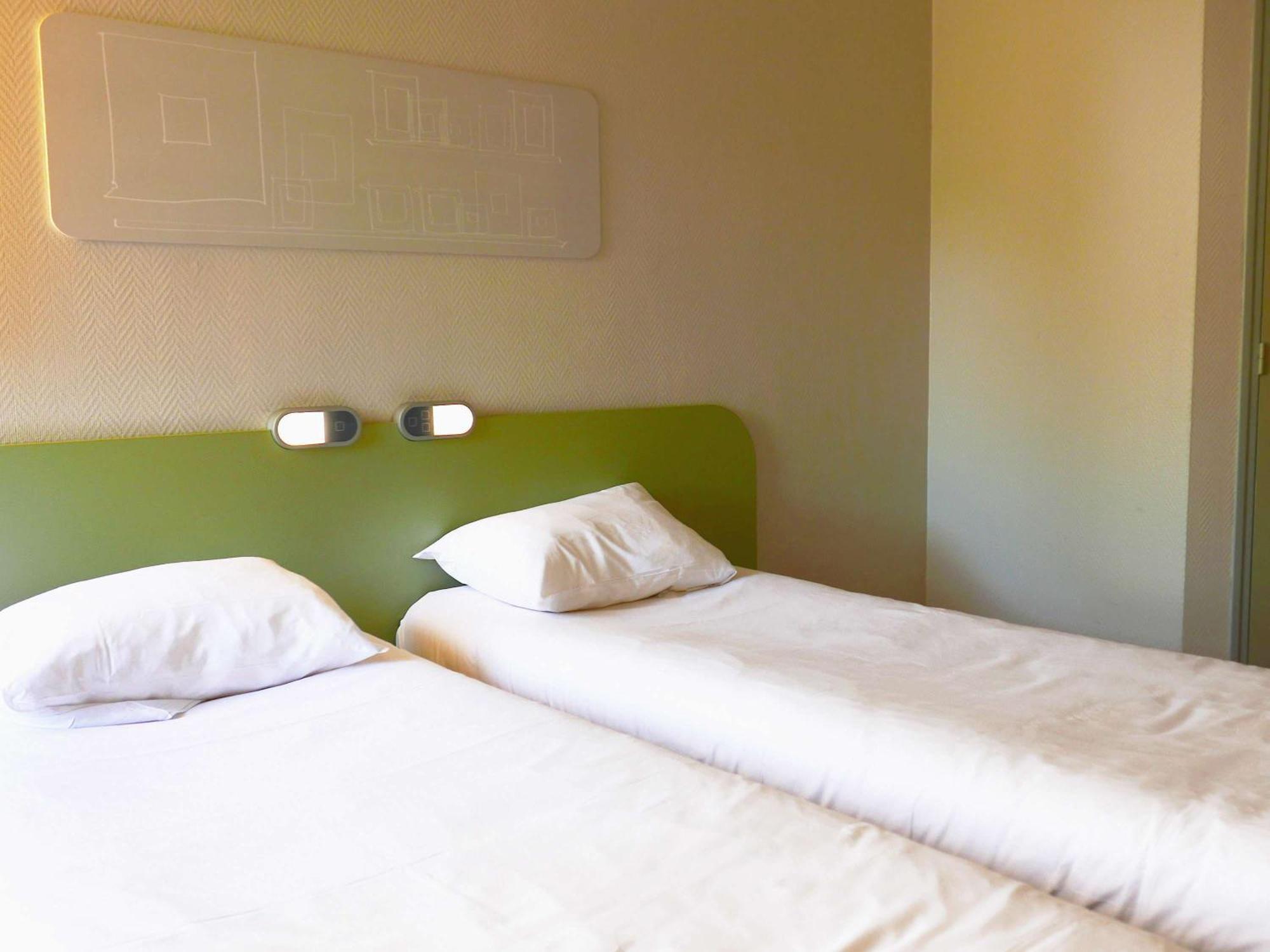 Hotel Ibis Budget Laval Bonchamp Les Laval المظهر الخارجي الصورة