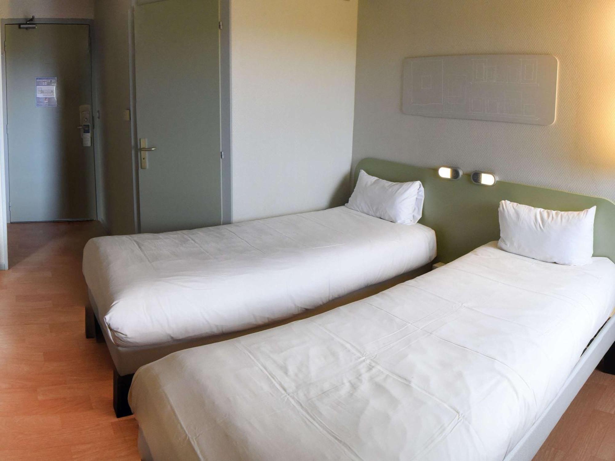 Hotel Ibis Budget Laval Bonchamp Les Laval المظهر الخارجي الصورة